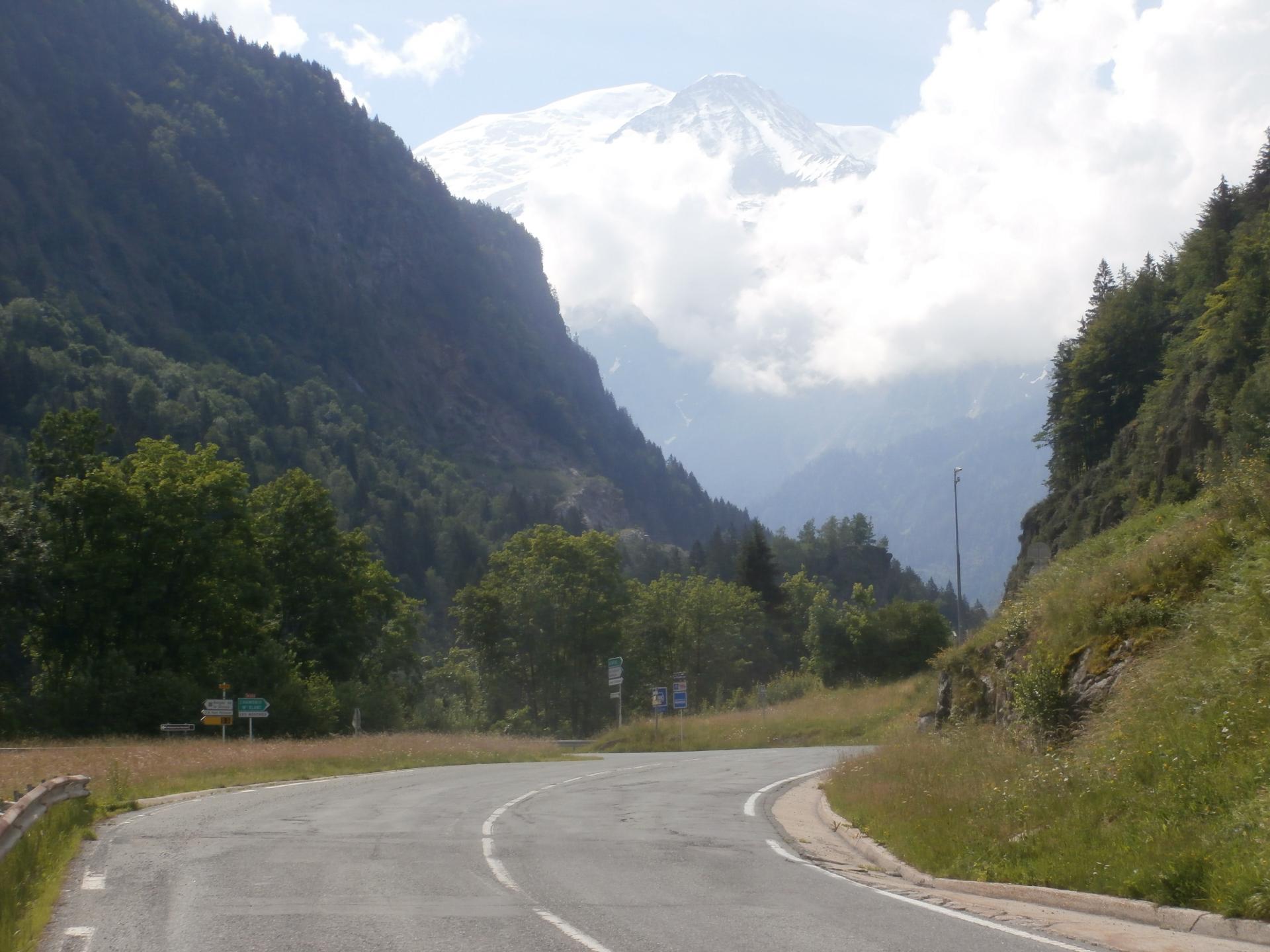 MONTETS  
